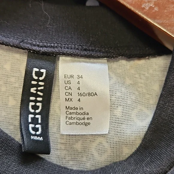 Elegant Black and White Patterned Dress - - Picture 6 of 11